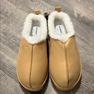 Old Navy Kids Tan Slippers with White Lining
